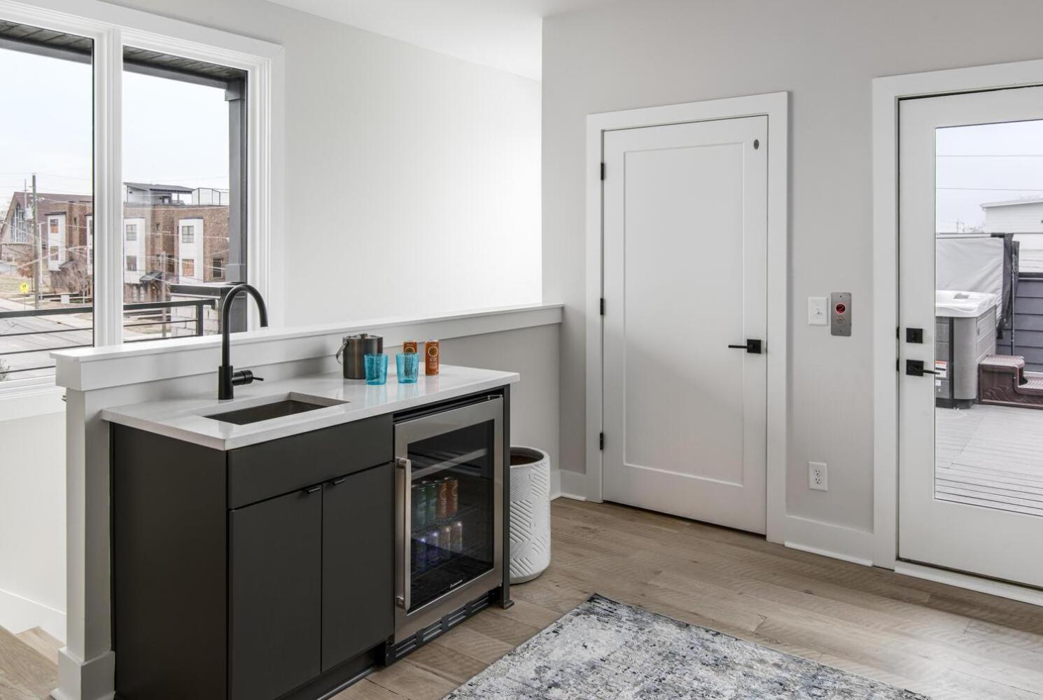 Edgehill Duo - 2 Townhomes - Mins Vanderbilt University ナッシュビル エクステリア 写真