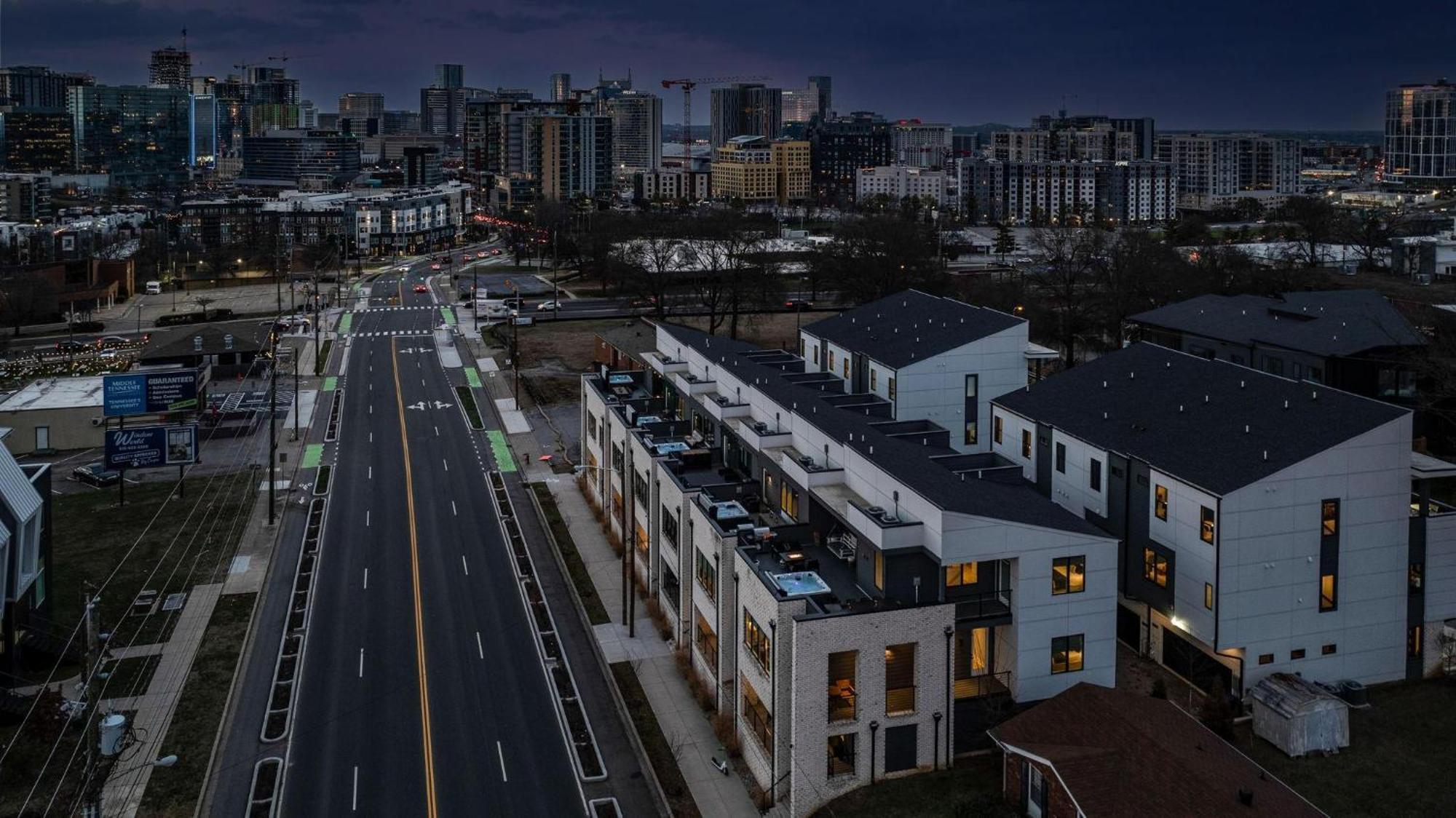 Edgehill Duo - 2 Townhomes - Mins Vanderbilt University ナッシュビル エクステリア 写真